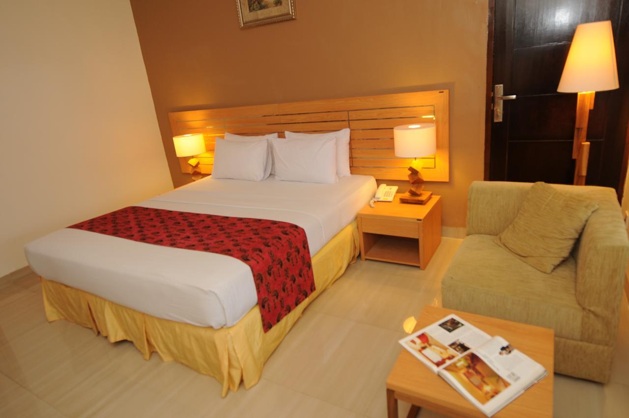 Serayu Hotel Timika Exterior foto